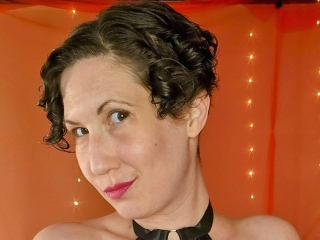 mistressveritasvelvet